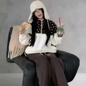 [옷자락]여성 데일리 러블리 하트 배색 포근한 오버사이즈 맨투맨