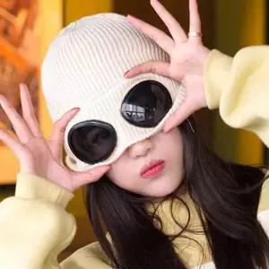 겨울패션모자 겨울 20대 30대 여행 패션 모자 데일리 코디 고글