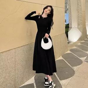 여성 예쁜핏 겨울 원피스 긴팔 펀칭 블랙 추동 허리조임 슬림핏 이너 롱 스커트 OOTD4