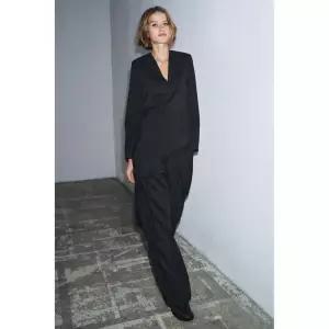 [ZARA] 자라 ZW 컬렉션 언밸런스 스트라이프 탑 - 네이비 3009065