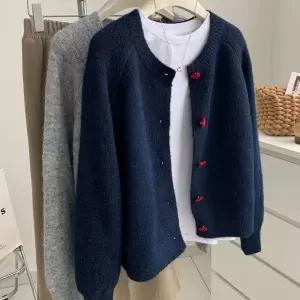 포근한 여리핏 하트버튼 울 가디건 울가디건 겨울 니트 기본 스웨터 간절기 미니 봄신상 부드러운 여자