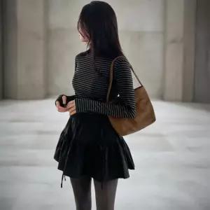 여성 겨울 따뜻한 프릴 플레어 미니 스커트