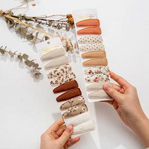 20 개/몫 귀여운 아기 헤어 클립 꽃 도트 인쇄 머리핀 공주 소녀 격자 무늬 바레트 미끄럼 방지 안전 헤어 그립 어린이 모자를 쓰고 있죠