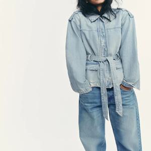 패셔너블한 스위트 포켓 장식 데님 벨트 재킷 아우터웨어 신상 여성 의류 2025 가을 시즌