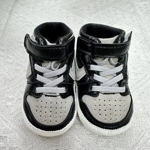 트렌디한 하이 탑 캐주얼 스포츠 신발, 0-18 개월 남아 및 여아용 유행 첫 걸음 걷기 신발