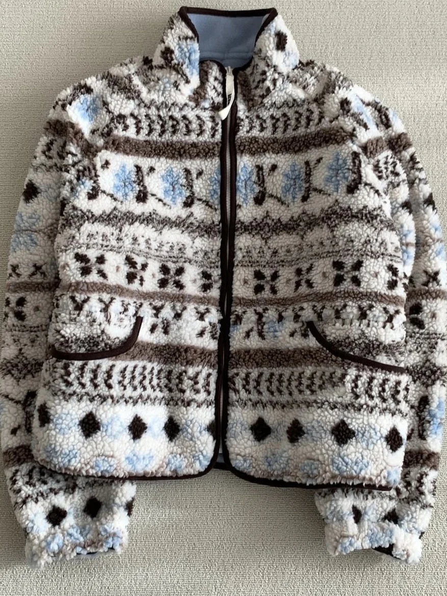 따뜻한 숏 아우터 여성용 한국 버전 북유럽 스타일 양털 스탠드 칼라 코트 겨울 분위기 레트로 페어 아일