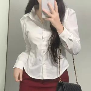 파난 프레피 스타일 화이트 셔츠 여성 한국 슬림 긴팔 오피스 셔츠 여성 2025 봄 패션 버튼 라펠 숏 블라우스