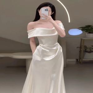 우아한 새틴 이브닝 드레스 여성 약혼 웨딩 드레스 심플 럭셔리 화이트 롱 슬리브 원숄더 바디콘 스타일 폴리에스터 섬유