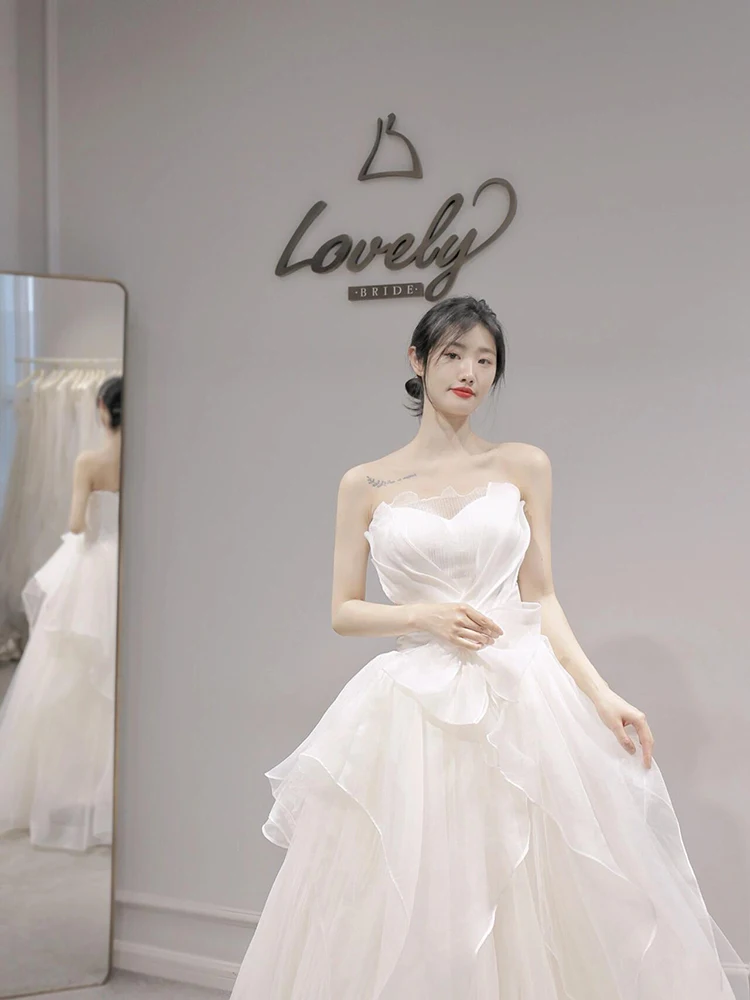 심플하고 우아한 웨딩드레스 2025 신상 한국 스타일 레이스 원단 웨딩드레스 여행 촬영용 신부 입장 센세이션