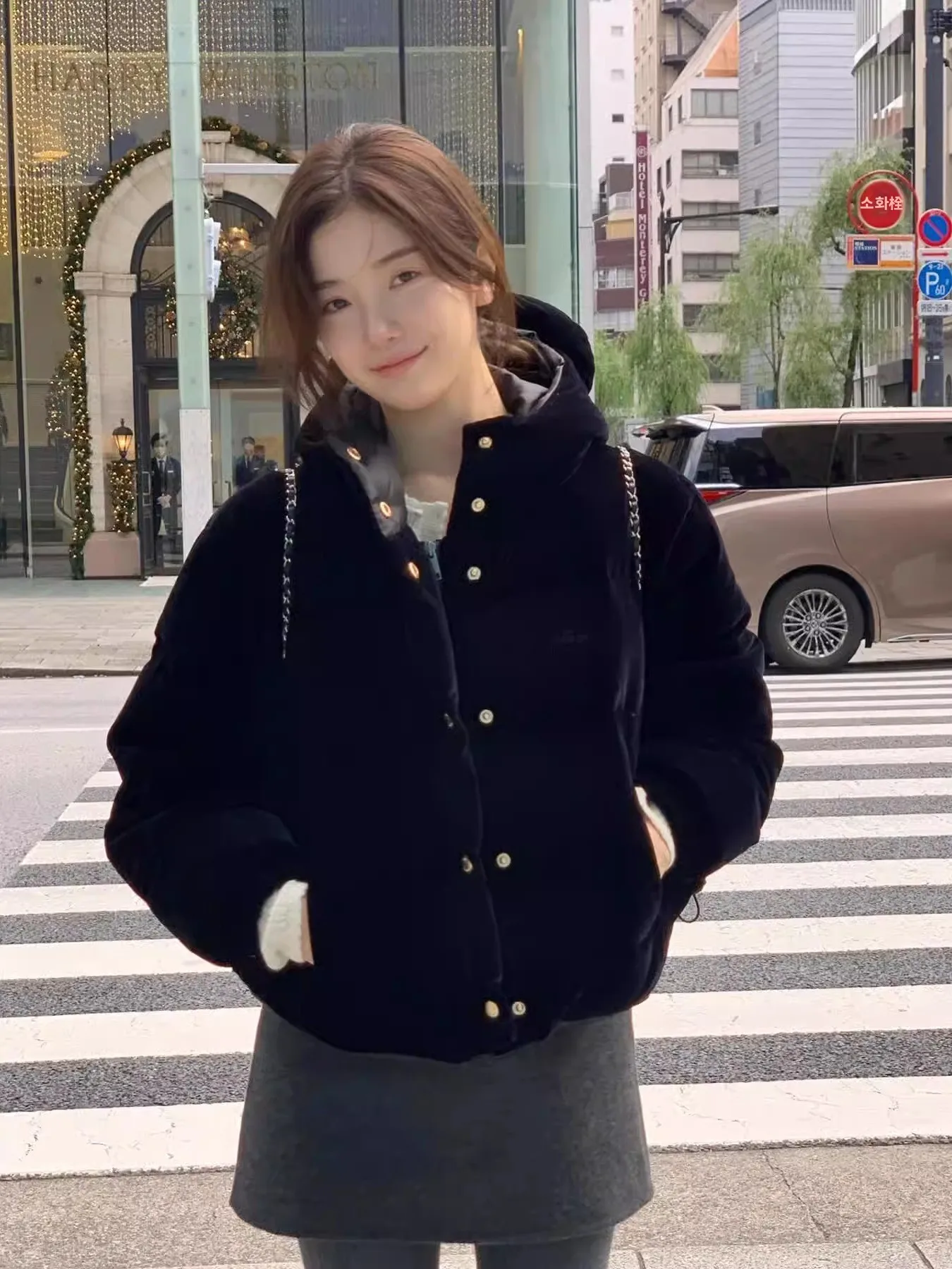 바른넷 에이트 밀크 블랙 벨벳 후드 지퍼 울트라 숏 하이웨이스트 다운 재킷 여성용 숏 아우터웨어 통근 스타일 덕다운 충전재