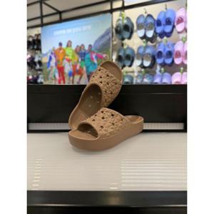 [크록스]MARIO크록스 클래식 플랫폼 지오메트릭 슬라이드 209564-2Q9 라테 브라운