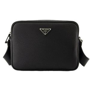 26 SS 프라다 블랙 트라이앵글 로고 플라크 지퍼 클로저 크로스백 2VH189VOOO2BBE