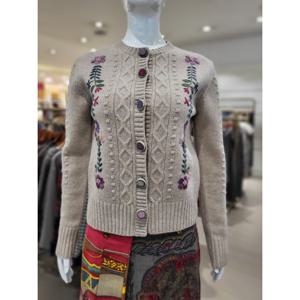 [비꼴리끄] 울 팝콘 조직 자수 가디건 B244KC3080890