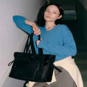 [질스튜어트] [26SS][ESSENTIAL] 나일론 에센셜 쇼퍼백 블랙 JABA6E652BK