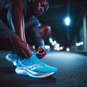 써코니 엔돌핀 스피드 4 슈퍼트레이너 남자 여성 런닝화 마라톤화 조깅화 S10940-220