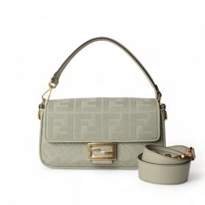 (명품) 펜디 8BR600 FF로고 자수 바게트 캔버스