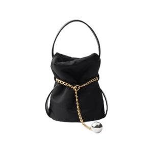 프라다 쁘띠 삭 누아 리나일론 앤 나파 레더 미니 버킷백 블랙 1BE088-RUKW-F0002