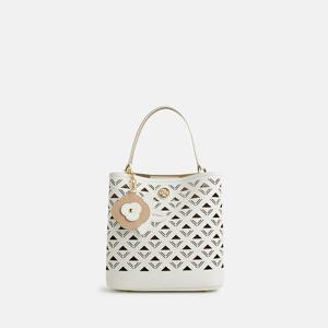 [메트로시티] 러브 퍼포레이트 토트백 미듐 M251MF4295I