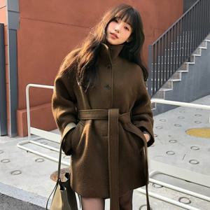 [올리브데올리브]하이넥 부클 하프코트 OW5WHA56