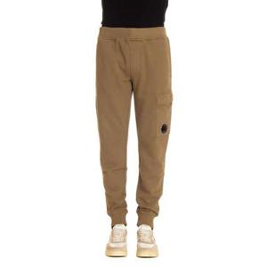 26 SS CP컴퍼니 로고 플라크 테이퍼드 트랙 코튼 팬츠 CMSP246A006372R