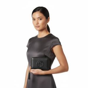 구찌 598209 A7M0G 1000 소호 테슬 지퍼 반지갑