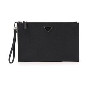 26 SS 프라다 로고 플라크 지퍼 레더 퓨어 클러치 백 2NH005PN9