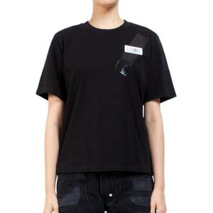 25SS MM6 메종마르지엘라 MM6 패치 테이프 크롭드 반팔티셔츠 S52GC0336 M20048 900