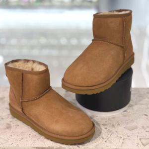 어그 UGG 25F W 여성 클래식 미니ll 오버로크 스티치 앵클 부츠 1665302508 체스트넛