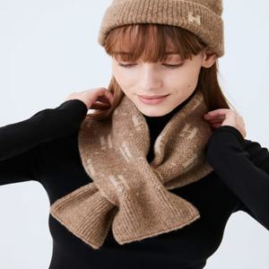 [헤지스] 베이지 로고패턴 울혼방 머플러/HIMU5F603I2