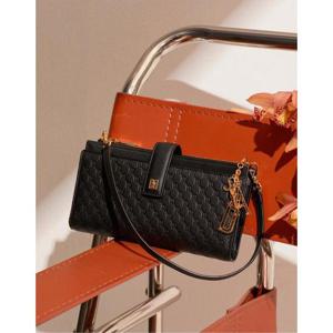 [닥스ACC][선물포장/쇼핑백동봉] 블랙 DD 로고패턴 가죽 핸드폰 월릿백 DCWA3E515