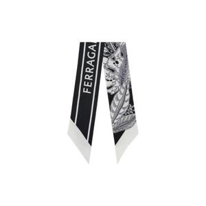 페라가모 토고 프린트 실크 방도 블랙 화이트 320803-771210