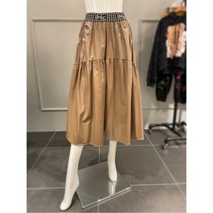 르니앤맥코이 허리 밴딩 페이크 가죽 스커트 (MM11SK005HJY)