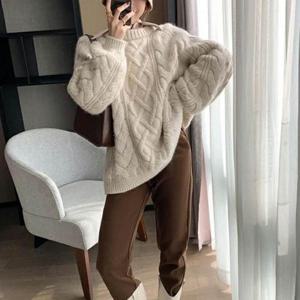 [D더블유] 베이직 여성 꽈배기 라운드 니트 스웨터