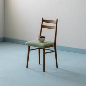 [리퍼] 나탈리 원목 패브릭 카페 식탁 의자 01