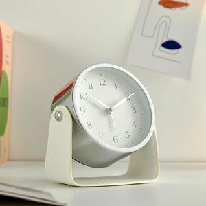 스틸 레더 탁상시계 실버크림