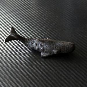 TEMU 1pc 캐스트 아이언 공예 고래 젓가락 휴대용, 유럽 레트로 농촌 스타일 철 아트 고래 식기 홀더, 가정 주방 칼 포크 스푼 젓가락 홀더 매트, 다양한 소형 식탁 용품에 적합, 칼, 포크, 스푼 및 더 많은 데스크탑 홀더, 상업 또는 가정 장면에 적합