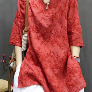 TEMU 2025 봄/여름 신상 컬렉션은 넉넉한 핏의 스타일리시한 롱 셔츠가 특징입니다. 정교한 3D 자수와 작은 V넥이 특징입니다. 이 빈티지 스타일의 셔츠 드레스는 편안함과 패션을 결합하여 편안한 플러스 사이즈 디자인을 제공합니다.|인견원피스|여름블라우스