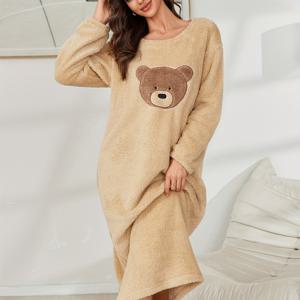 TEMU 여성용 겨울플러시 수면 드레스 - 곰얼굴 장식, 포근한 오버사이즈 긴팔 나이트가운, 라운드넥 & 미디엄 신축력, 부드럽고 따뜻한 원단으로 만든 가을/겨울철에 딱! 손세탁이 가능한 어른수면복|가을원피스