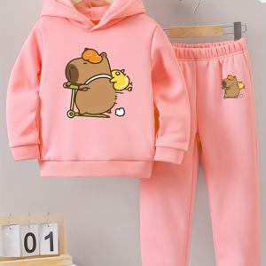 TEMU 여아용 가을/겨울용 두꺼운 플리스 스포츠 투피스 세트. 스쿠터 타기에 적합한 카피바라 프린트 후드 탑과 긴 바지로 구성되어 있습니다. 부드럽고 피부 친화적인 원단으로 제작되었으며, 편안하고 따뜻하며 보풀이 나지 않습니다.