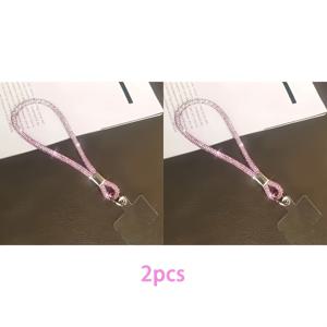 TEMU 이 세트에는 세련되고 반짝이는 휴대폰 끈이 두 개 포함되어 있습니다. 튼튼하고 내구성이 뛰어난 이 휴대폰 끈은 컵 홀더 또는 가방 스트랩과 같은 다양한 시나리오에 적합하며, 친구를 위한 훌륭한 작은 선물로 좋고 여행 및 쇼핑에 완벽합니다.