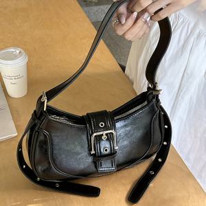 TEMU 여성용 스타일 크로스바디 - 글로시 레드 합성 핸드, 골드 톤 하드웨어, 지퍼 클로저 & 골드 톤 하드웨어, 세련된 디자인, 튼튼한 구조, 패션 액세서리, 트렌디한 여성, 가방 여성, 크로스백, 가방 여성 크로스백, 미니백, 미니 크로스백, 토트백 여성