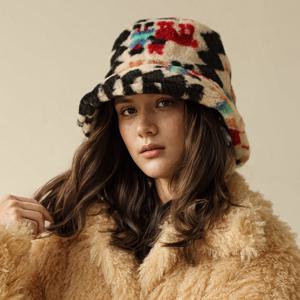 TEMU 1개 여성용 랜덤 패턴 플러시 버킷햇, 신상 가을/겨울 스타일, 따뜻하고 가벼운 패셔너블 멀티버킷햇, 큰 머리둘레로 얼굴을 작게 보이게 하는 우아한 디자인, 데일리용으로 적합