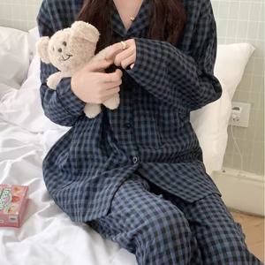 TEMU 여성을 위한 사랑스러운 투톤 체크 무늬 파자마 세트. 긴소매 버튼업 상의와 긴 바지로 구성되어 편안하고 넉넉한 착용감을 제공합니다.|잠옷|블라우스|냉장고바지