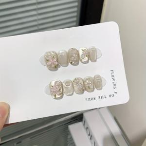 TEMU 가든시아 티 카트아이 3D 숏 바캉스 핸드메이드 인조 네일 10개 세트. 부드러운 플로럴 디자인으로 가벼운 럭셔리한 미적 감각과 고급스러운 뷰티를 연출합니다.