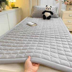TEMU 1개 초부드럽고 편안한 매트리스 보호커버, 탄력 스트랩이 있는 얇은 퀼트 침대 패드 (싱글/더블 사이즈, 퀸 & 킹), 통기성 피부 친화적 원단 – 캠핑, 기숙사, 호텔, 아파트 홈 데코에 이상적. 저자극성, 세탁기 사용 가능, 내구성, 탈색 방지, 보풀 방지, 휴대성, 쉬운 관리, 사계절 사용 가능