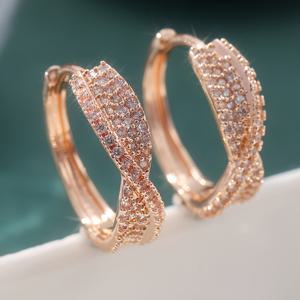 TEMU 요요 여성용 럭셔리 후프 귀걸이 - 와이드 두꺼운 합성 지르코니아 스톤, KC 금도금 구리 우아한 웨딩 파티 주얼리, 빈티지 일상 & 포멀 이어링, 특별한 날을 위한 고급스러운 선물, 내구성 있는 디자인, 크리스마스 추천 브라이덜 액세서리