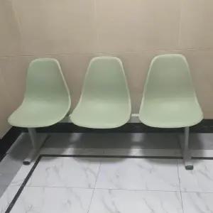 관람석 의자 플라스틱 공연장 야외 스포츠 경기장 대기 짧은 운동장