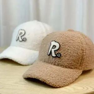 영문 R 윈터 예쁜 포인트 따뜻 겨울 외출 모자 뽀글이