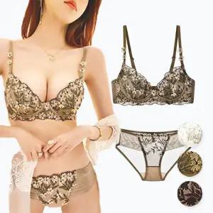 여성 이너웨어 볼륨 왕뽕 노와이어 플라워 자수 레이스 브라 팬티 세트 (3color)