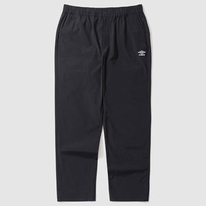 [엄브로] 엄브로 테이퍼드핏 스포츠 치노 팬츠 UP321CPT82 BLK